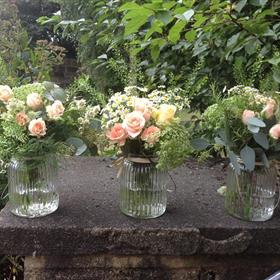 fwthumbtablearrangement5-1.jpg